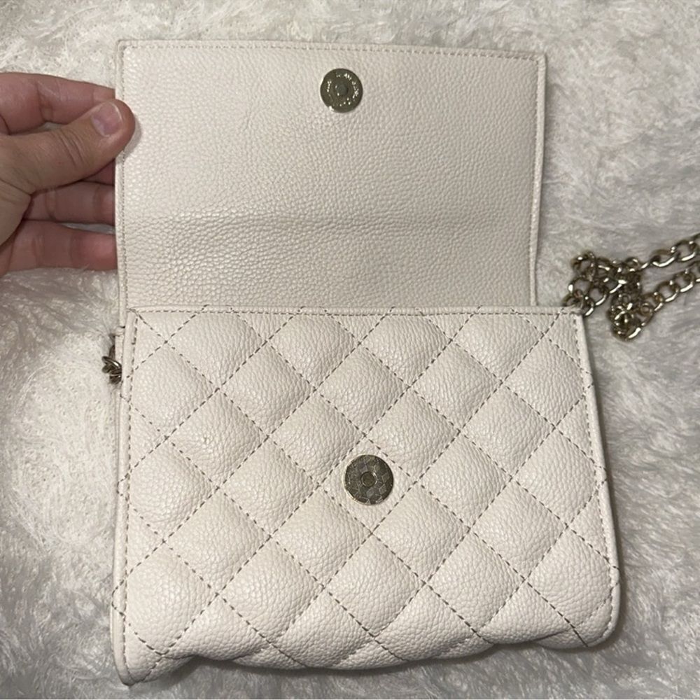 F21 Ivory Gold Tone Chain Strap Faux Leather Quilted Mini Crossbody Bag Purse - Picture 9 of 13
